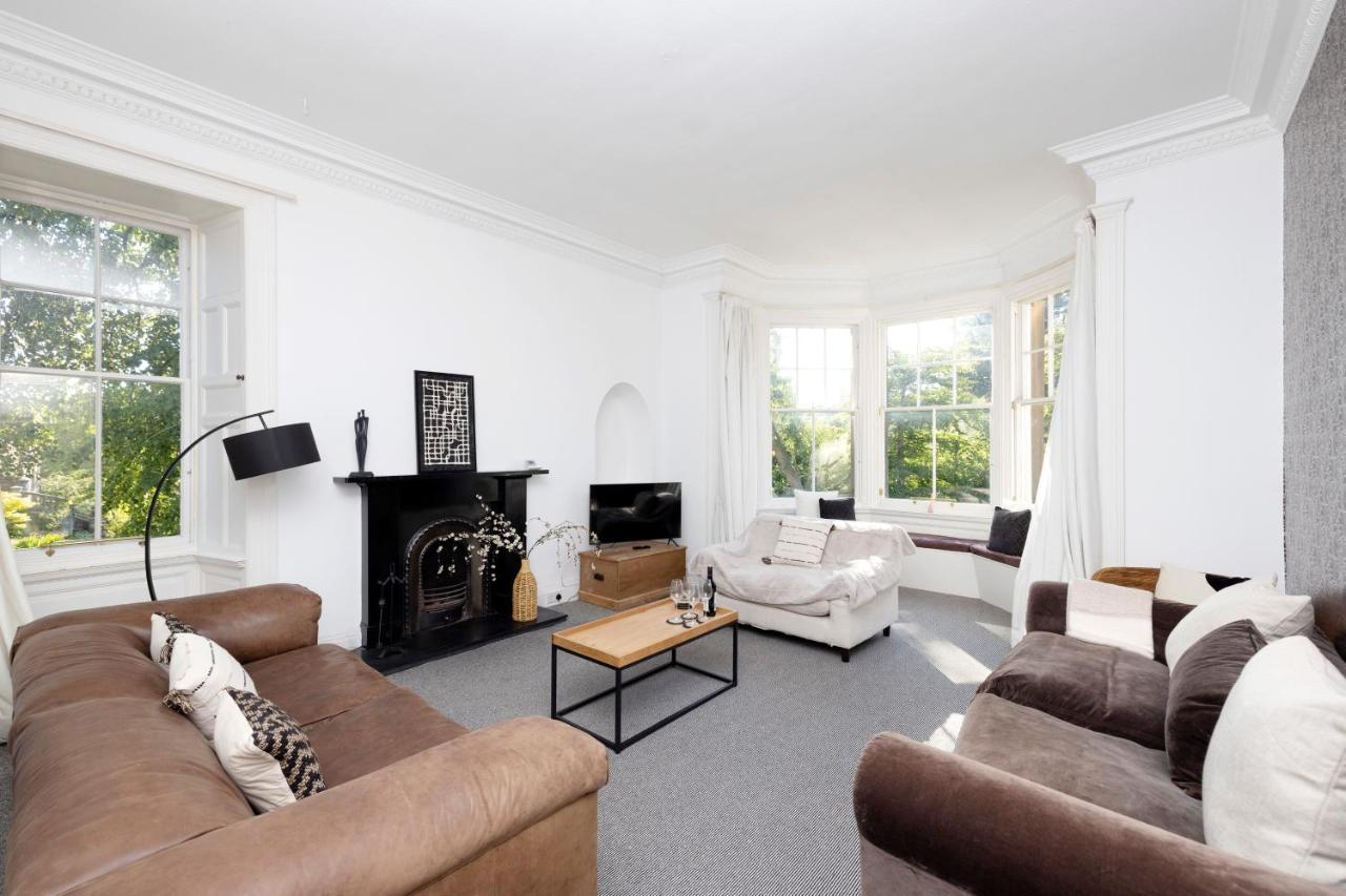 Апартаменты Joivy Delightful Flat With Parking Эдинбург Экстерьер фото