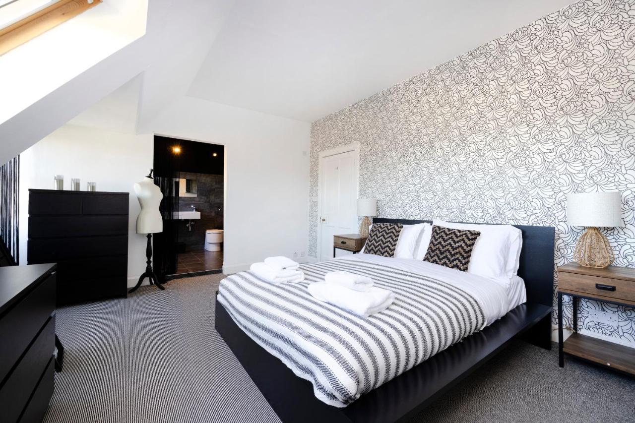 Апартаменты Joivy Delightful Flat With Parking Эдинбург Экстерьер фото