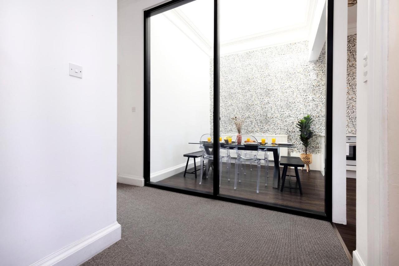 Апартаменты Joivy Delightful Flat With Parking Эдинбург Экстерьер фото