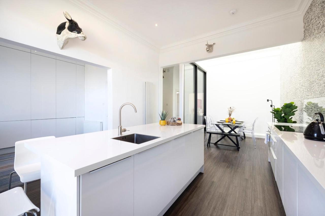 Апартаменты Joivy Delightful Flat With Parking Эдинбург Экстерьер фото