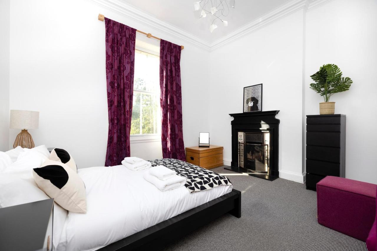 Апартаменты Joivy Delightful Flat With Parking Эдинбург Экстерьер фото