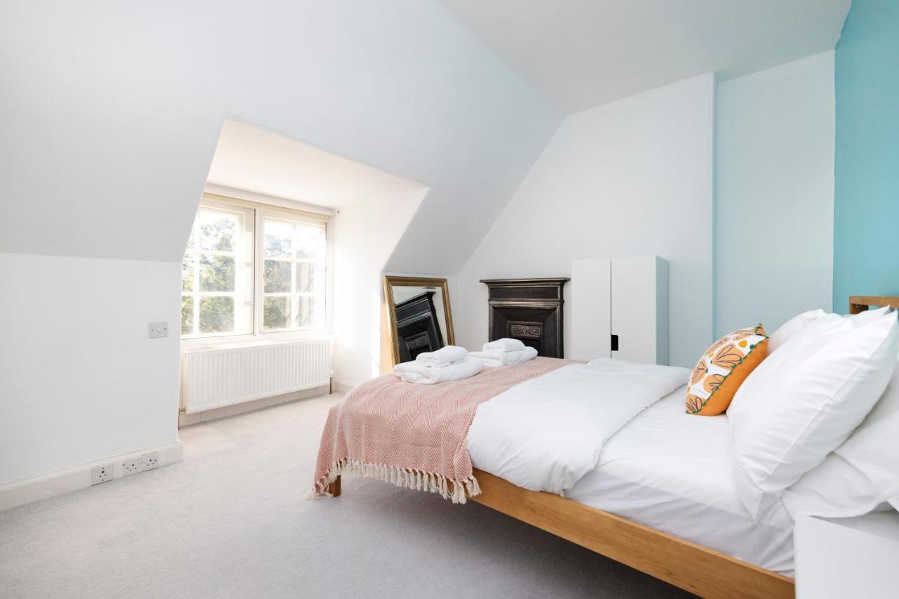 Апартаменты Joivy Delightful Flat With Parking Эдинбург Экстерьер фото