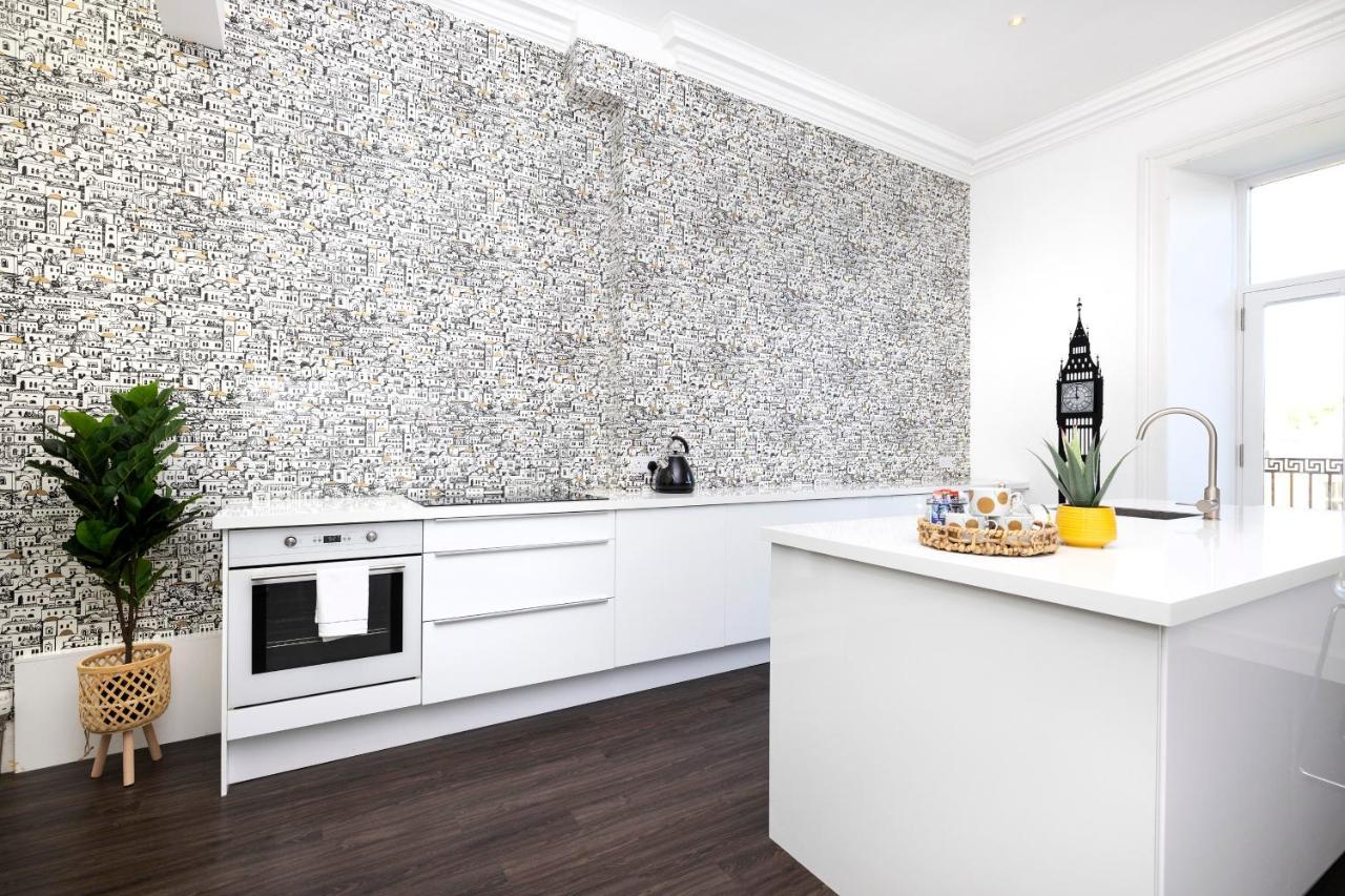 Апартаменты Joivy Delightful Flat With Parking Эдинбург Экстерьер фото